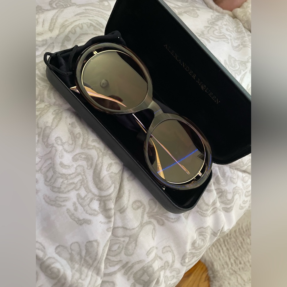 Alexander McQueen Shades